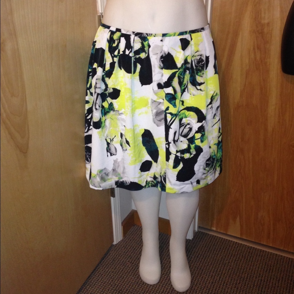 ✨2/$20 NWT Worthington Floral Watercolor Pleated A Line Skirt Plus Size 24W - Picture 3 of 5
